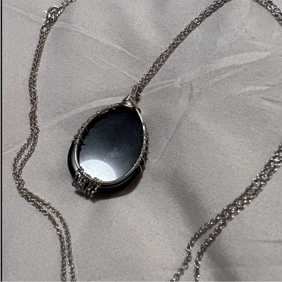 Torrid Wire Wrapped Faux Stone Pendant Necklace - Picture 6 of 7